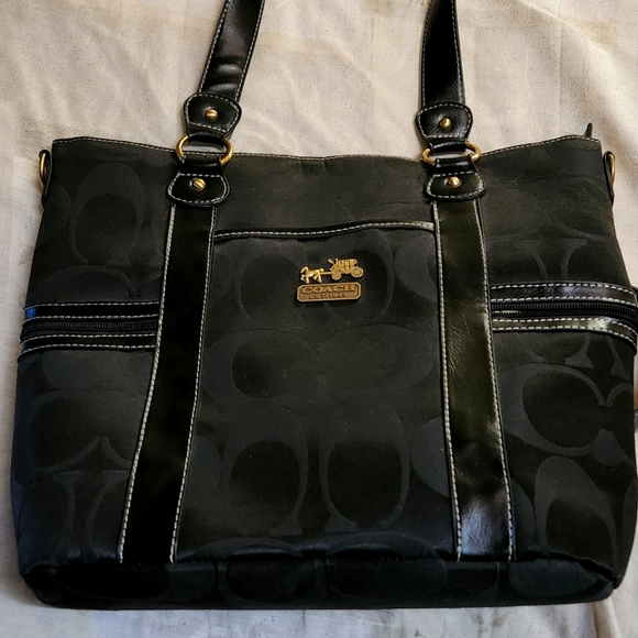 Coach black purse with matching wallet $59. Gently used. Looks brand new - Picture 1 of 8